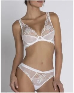 Slip Séduction Lise Charmel Source Beauté (Ecru Nacre) 10 Slip Séduction Lise Charmel Source Beauté (Ecru Nacre) -Magasin De Lingerie De Mode slip seduction lise charmel source beaute ecru nacre 2