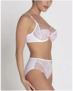 Slip Taille Haute Lise Charmel Été Frivole (Blanc Frivole) 10 Slip Taille Haute Lise Charmel Été Frivole (Blanc Frivole) -Magasin De Lingerie De Mode slip taille haute lise charmel ete frivole blanc frivole 2